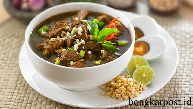 Rawon: Sup Daging Hitam Khas Jawa Timur yang Kaya Rempah